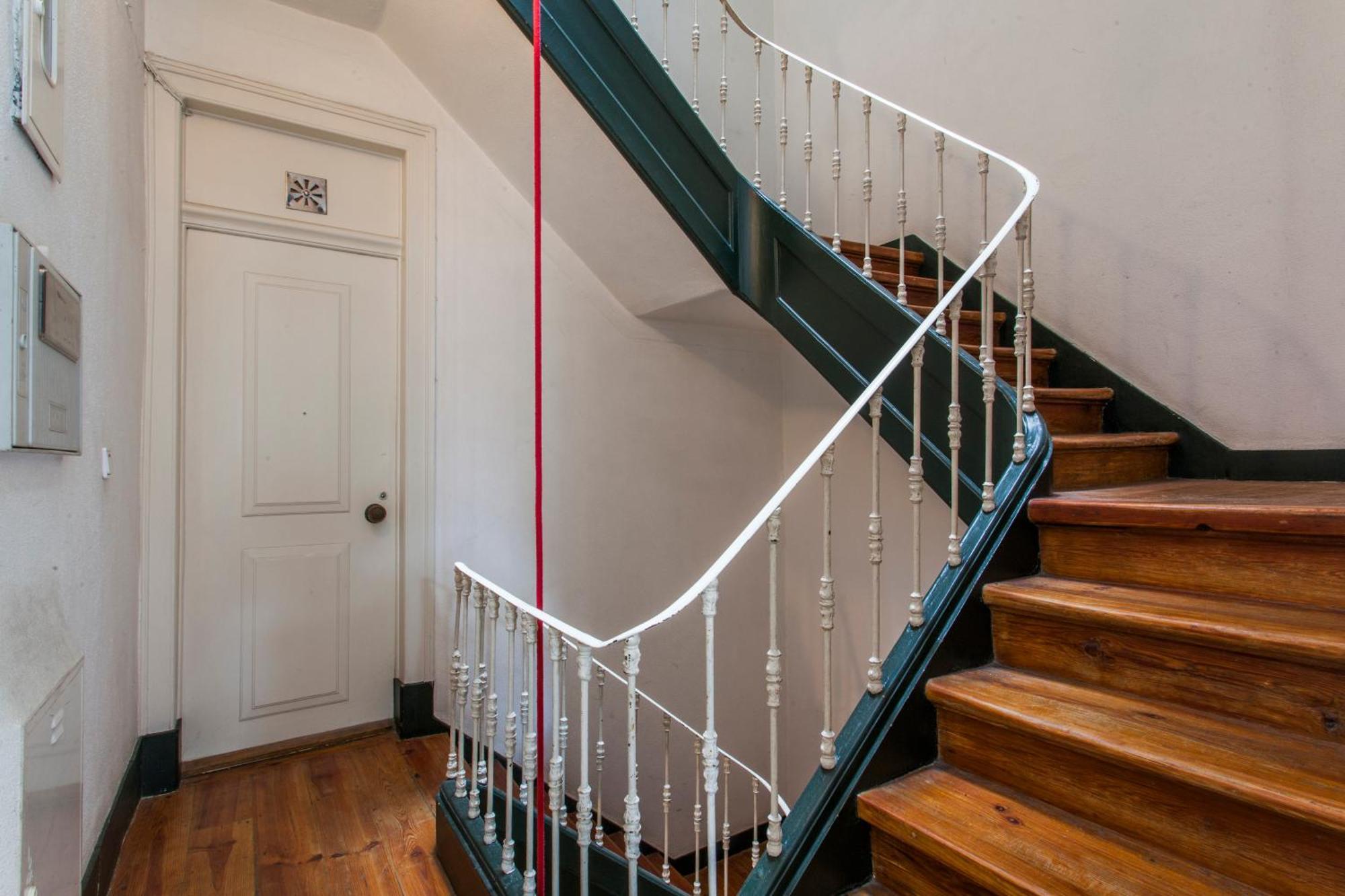 B2 Beautiful Sunny Loft Bairro Alto - Bica Lissabon