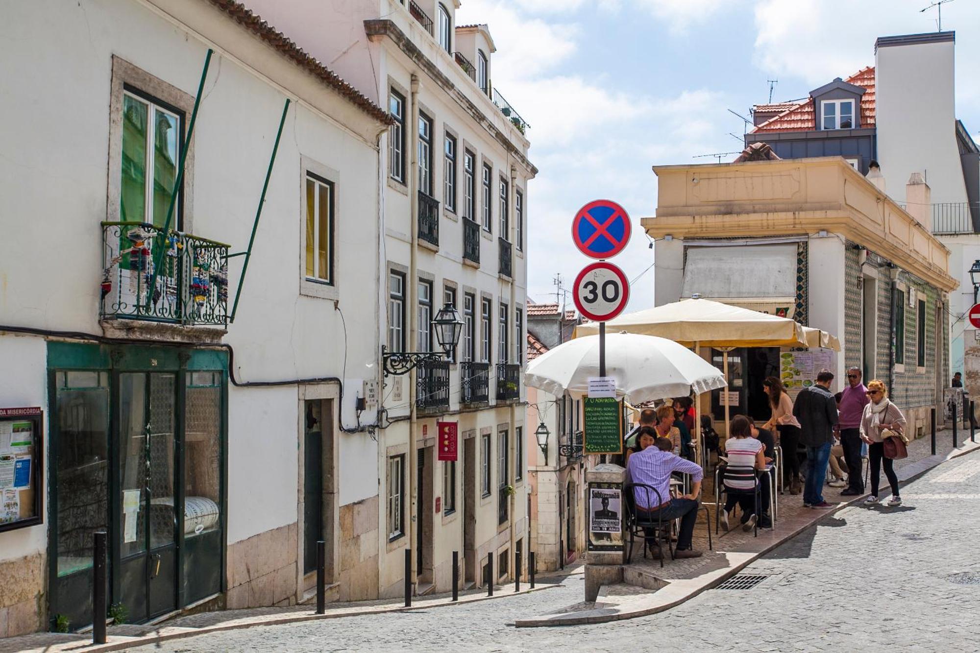 B2 Beautiful Sunny Loft Bairro Alto - Bica * Lissabon