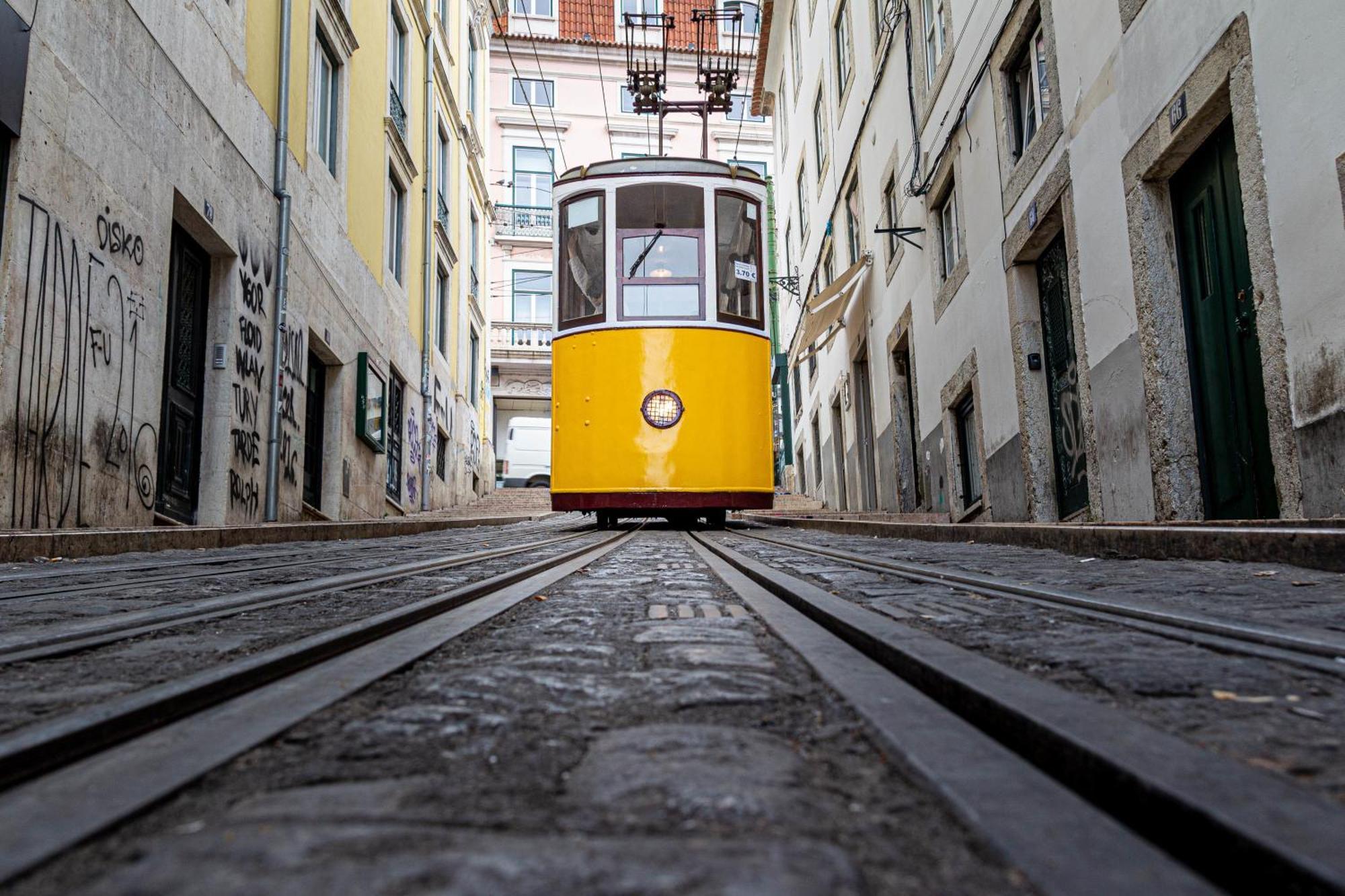 Apartamento B2 Beautiful Sunny Loft Bairro Alto - Bica *